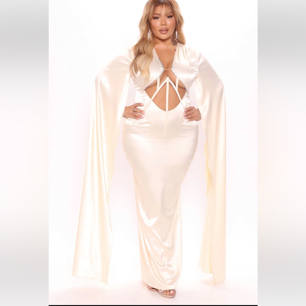 Feeling Grand Satin Maxi Dress Cream